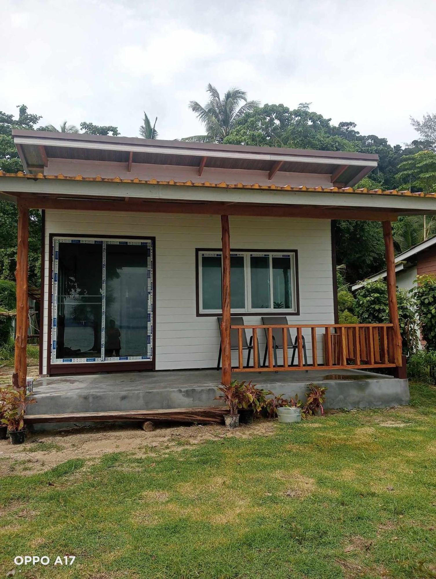 Hotel Koh Ngai Seafood Habitación foto