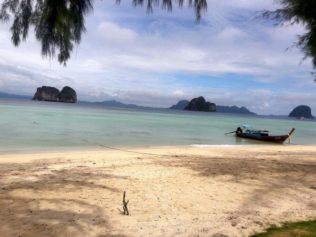 Hotel Koh Ngai Seafood Exterior foto